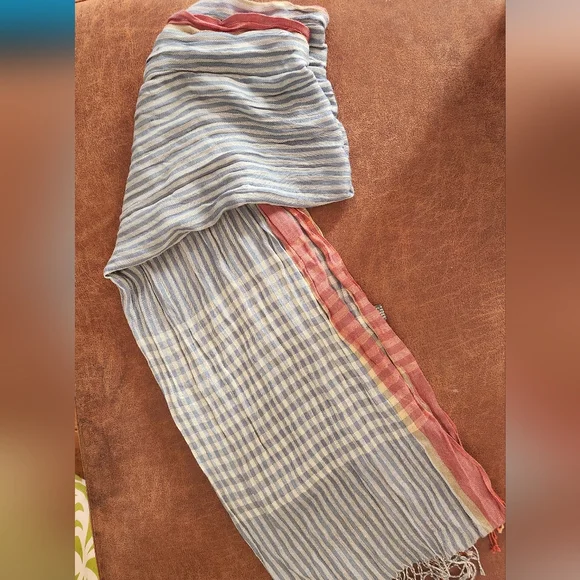 Lightwight Spring Scarf - Picture 4 of 4